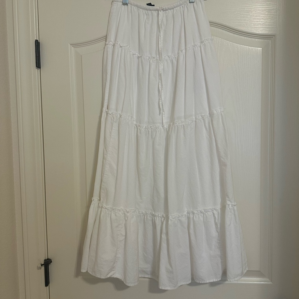 Elegant White Tiered Maxi Skirt